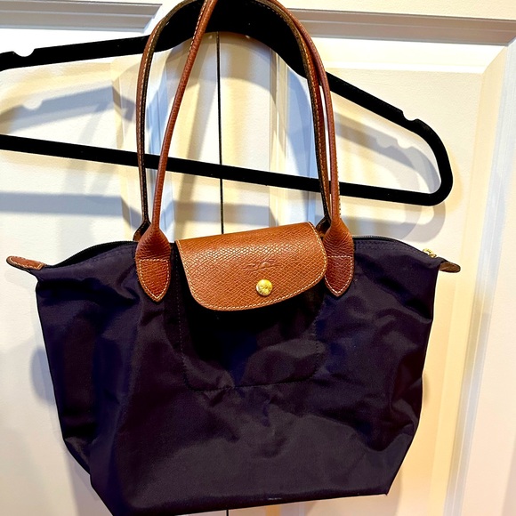 Longchamp Handbags - Longchamp LePliage Medium Tote